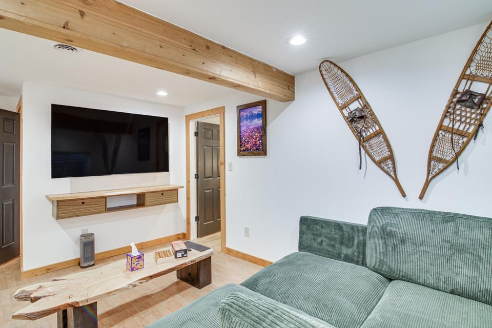 Sauna, Gas Grill & More! Belgrade Duplex Apartment in Belgrade