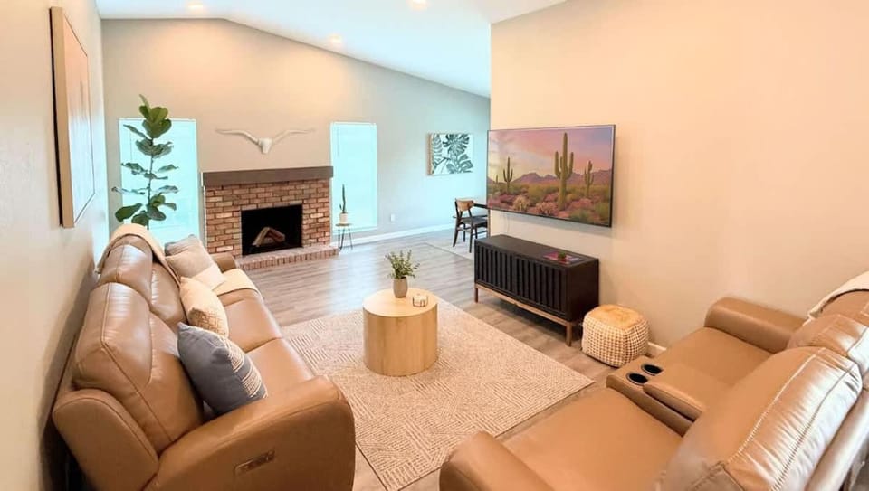 Phoenix Retreat Family Pool Fire Pit Golf House in Phoenix