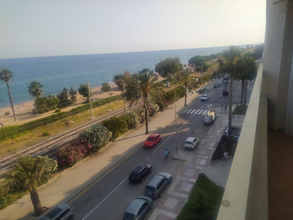 Precioso apartamento en primera linea de mar Beautiful apartment on the first line of the sea Apartment in Maresme