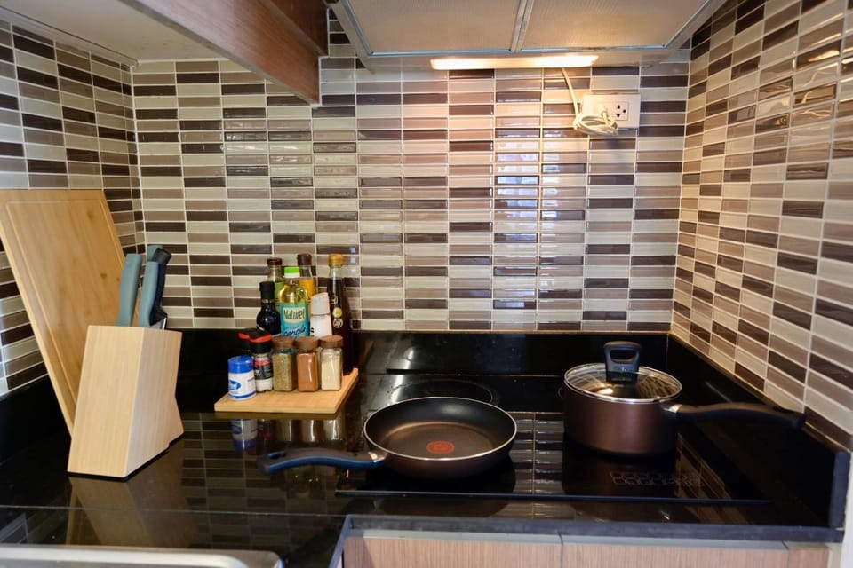 Kitchen or kitchenette, stove, kitchen