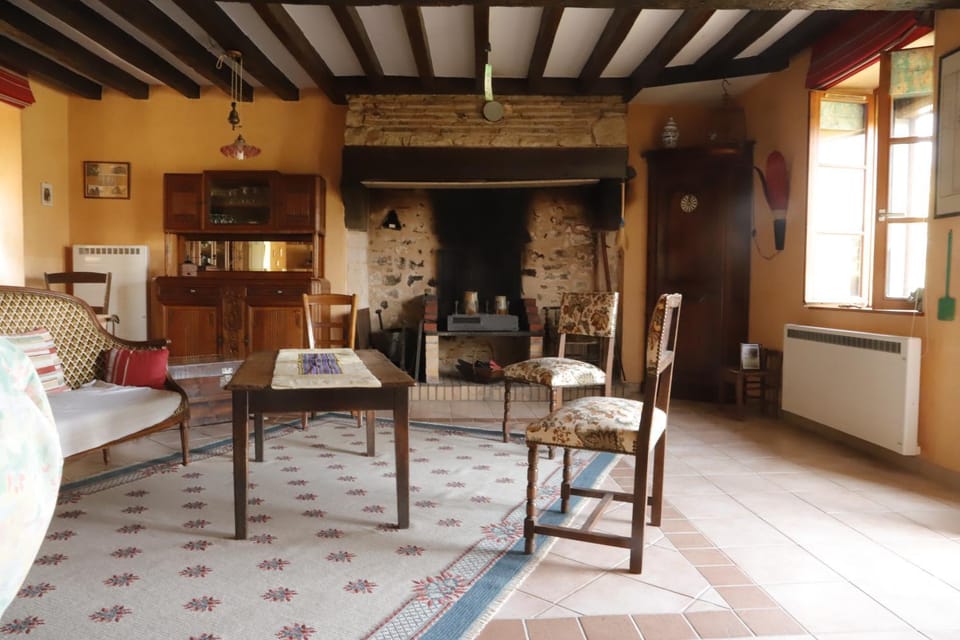 Communal lounge/ TV room, Coffee/tea facilities, Living room, Seating area, fireplace