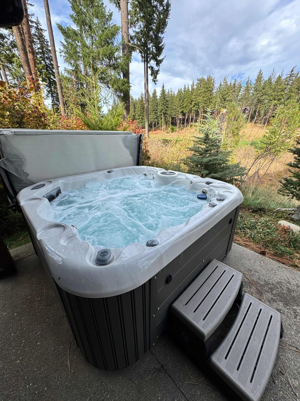 Lucky Elk Lodge in Suncadia- Fairway View, Hot Tub BBQ, Firepit, Game Room, Chefs Kitchen, Hi-speed Wi-Fi House in Kittitas County