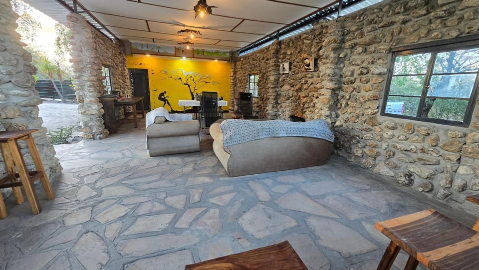 Property building, Restaurant/places to eat, Lounge or bar