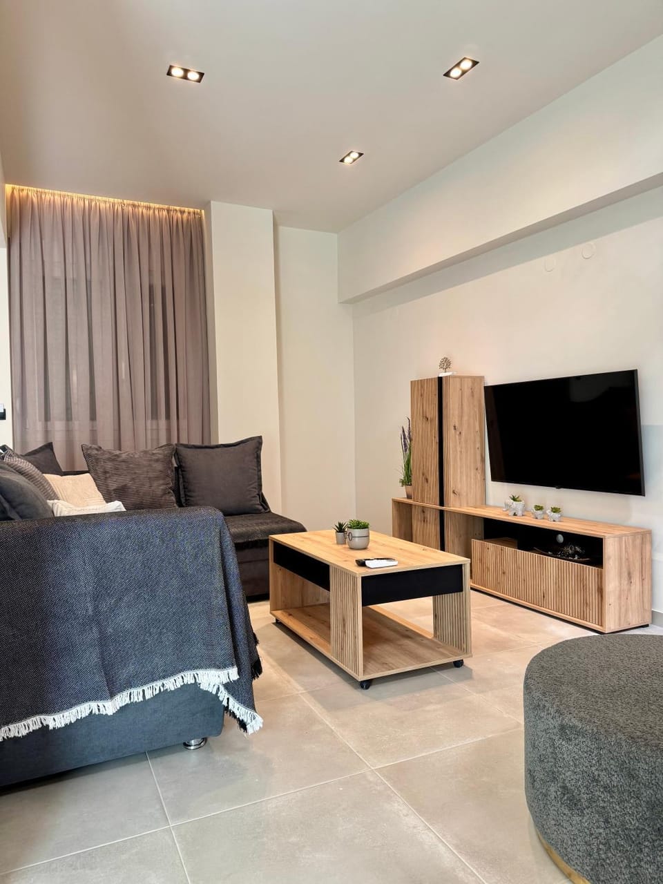 TV and multimedia, Living room, Seating area