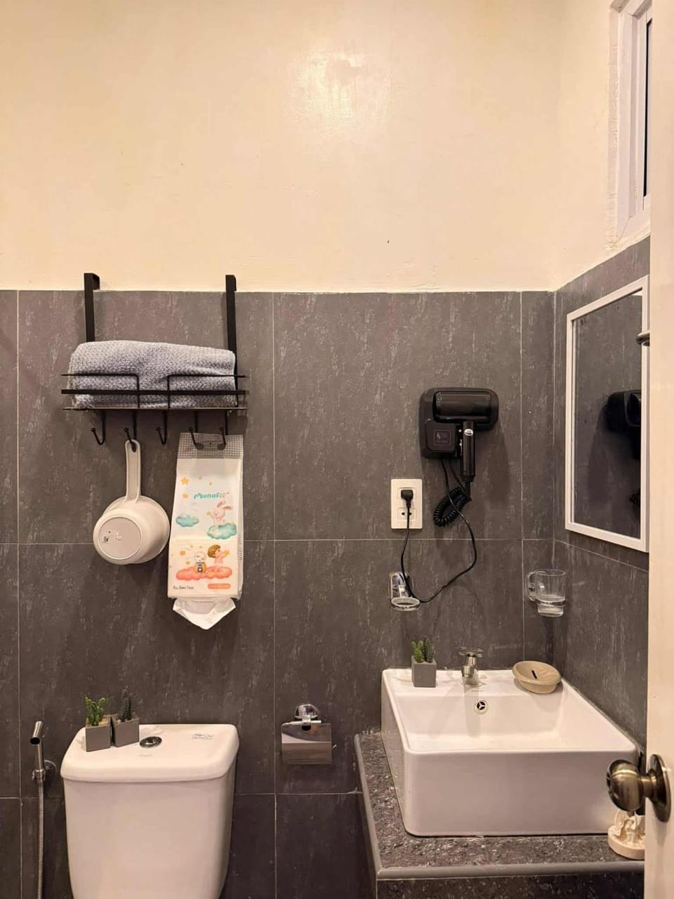 Jodies Place Near Airport Cozy Homestay Apartment in Puerto Princesa