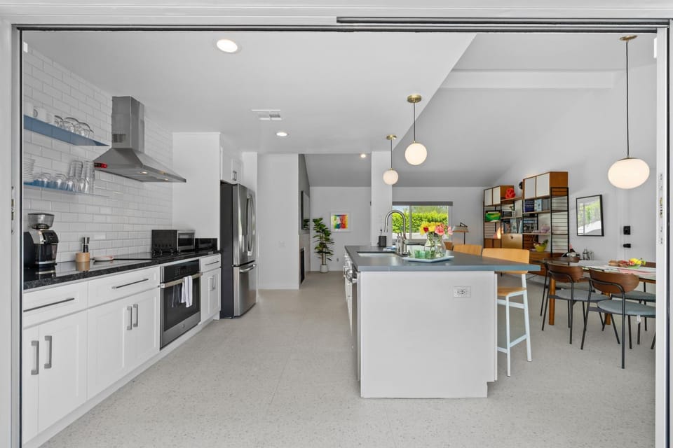 Kitchen or kitchenette, kitchen