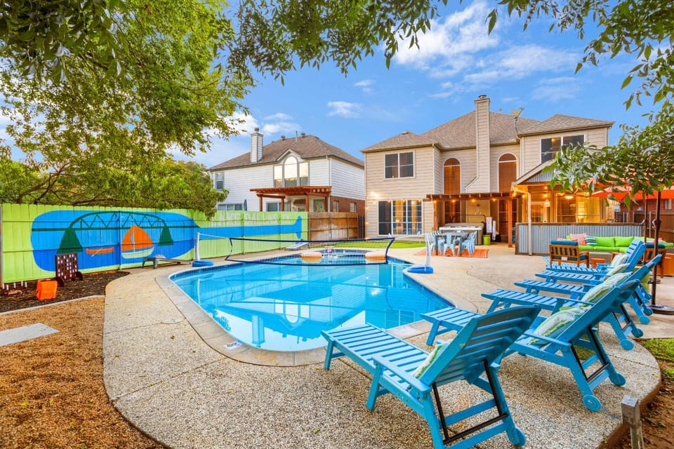Resort Style Backyard Pool Pickleball Court House in Lake Dallas