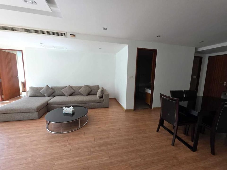 Penthouse 3 bedrooms with sea view and pool - Privilege residence Villa in Patong