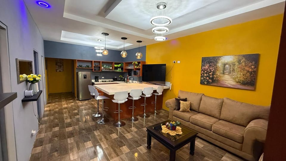 Kitchen or kitchenette, Living room, Seating area, Dining area