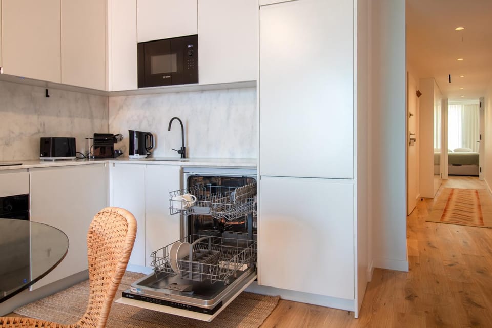 Ocean Breeze Retreat by LovelyStay Apartment in Porto