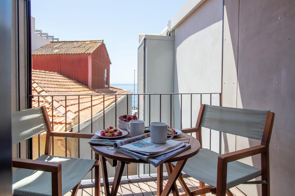 Ocean Breeze Retreat by LovelyStay Apartment in Porto