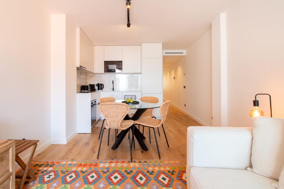 Ocean Breeze Retreat by LovelyStay Apartment in Porto