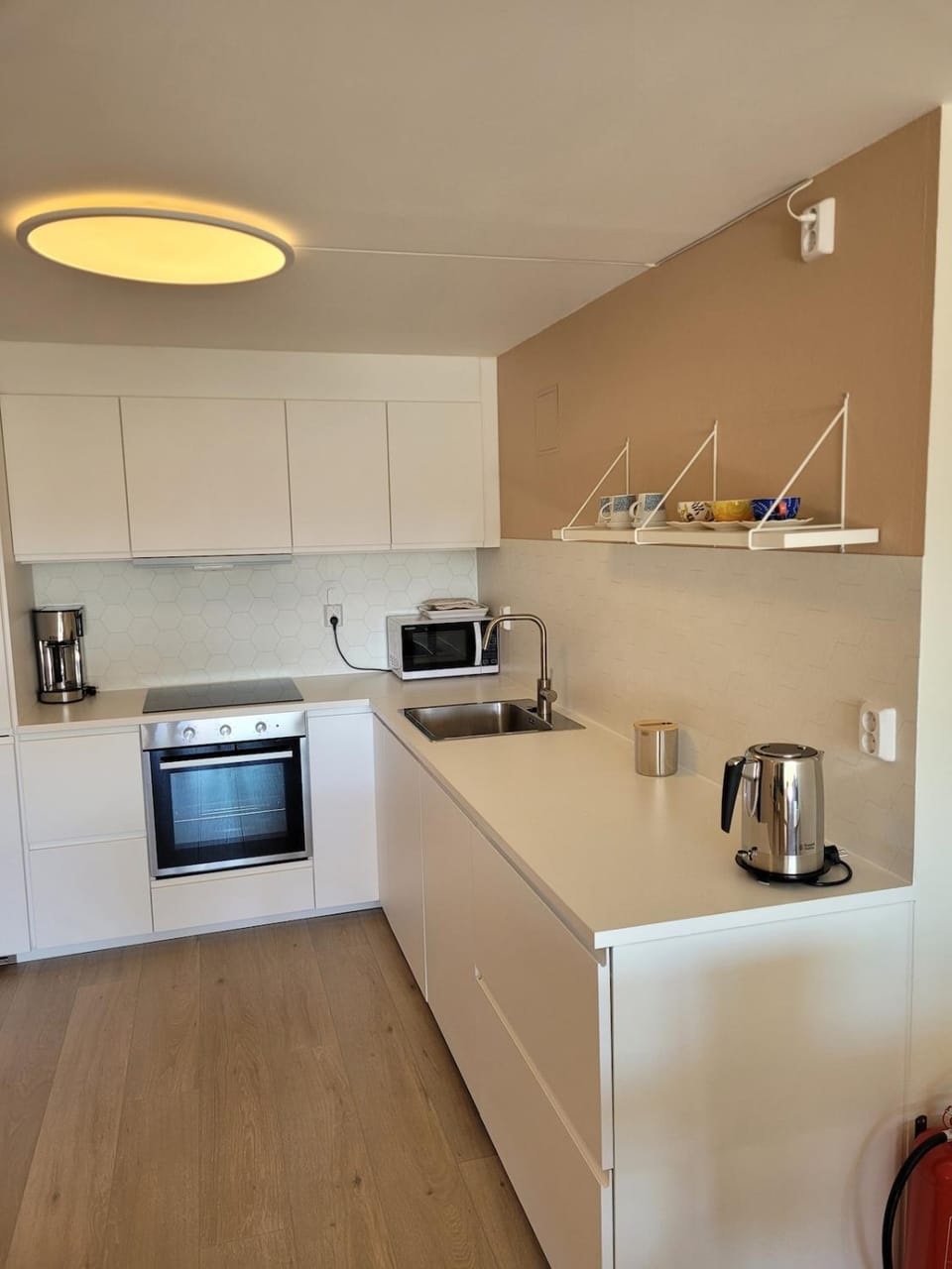 Kitchen or kitchenette, oven