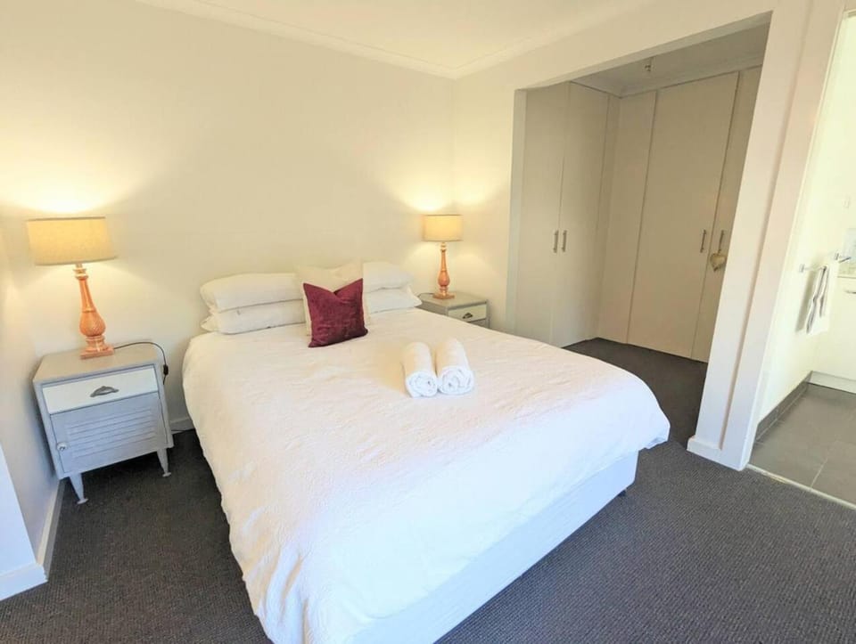 Sandys Retreat, wineries, sanctuary, pets, main st House in Healesville
