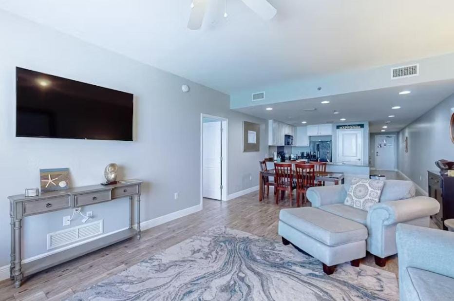 Sterling Breeze 1207 by Emerald Coast Retreats Apartment in Panama City Beach