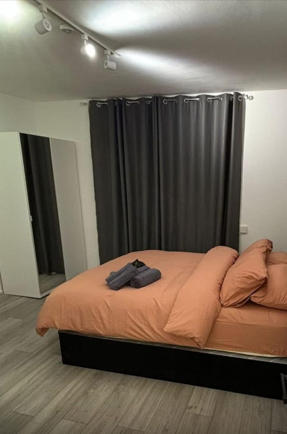 Central London Room by LondonEye Apartment in London Borough of Southwark