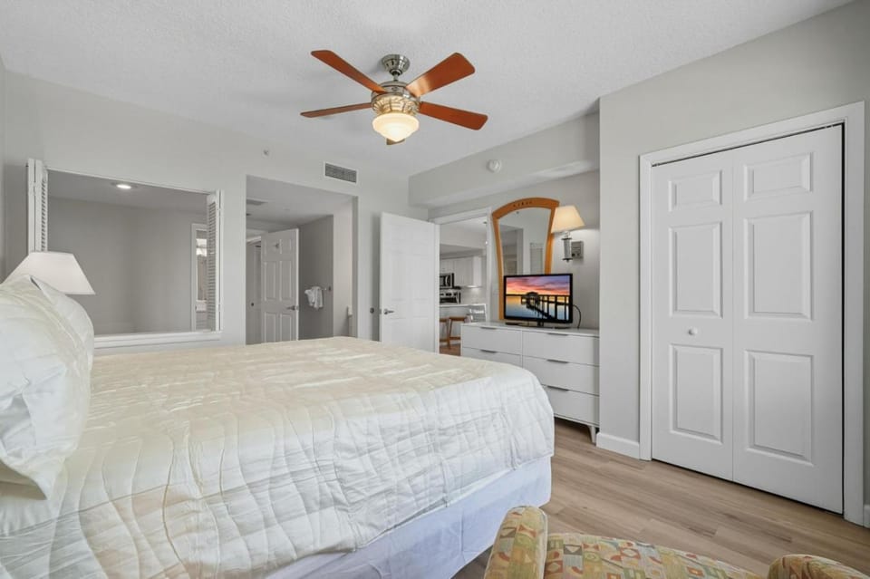 -New Listing- Completely Remodeled and Newly Furnished 3BR Direct Ocean Front Condo House in Florida