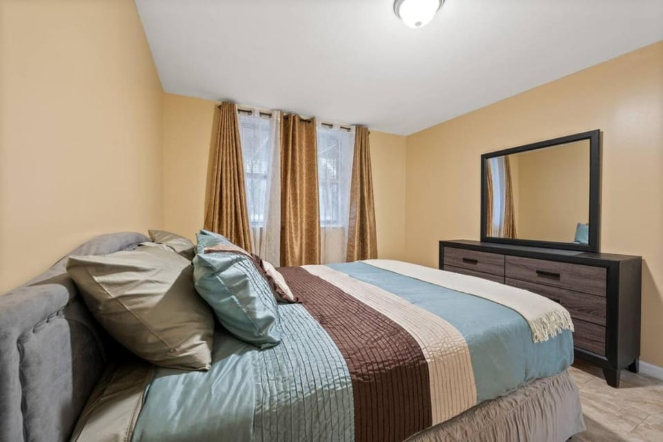 Cozy Two Bedroom in Brooklyn House in Bedford-Stuyvesant