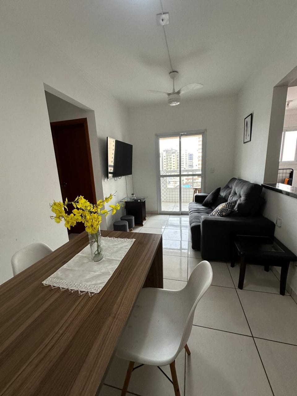 Aconchego e localização imbatível junto ao mar Apartment in State of São Paulo