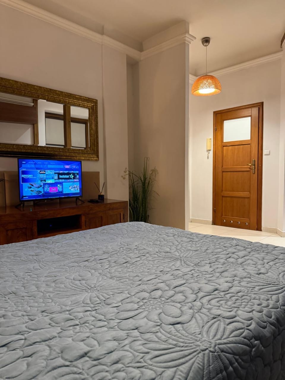 Bed, TV and multimedia, Bedroom, wardrobe
