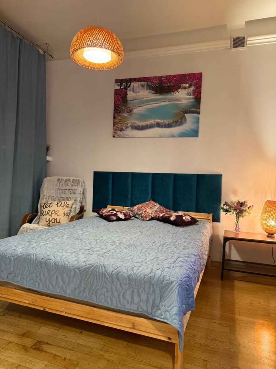 Bed, Photo of the whole room, Bedroom, towels