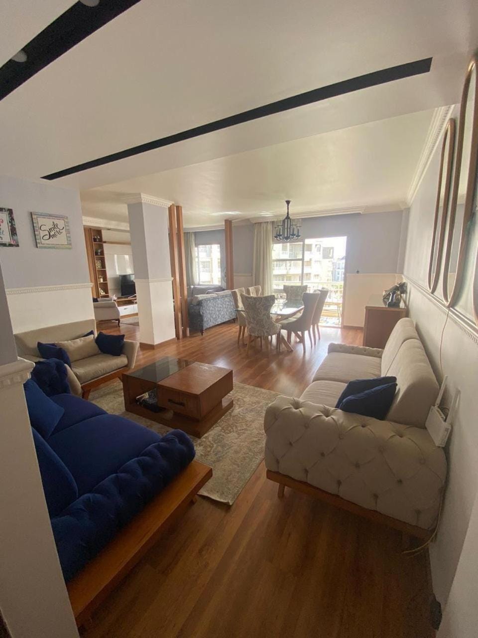 Living room, Seating area
