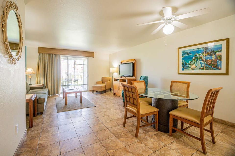 Desert Breezes Resort 1 Bedroom Suite with Resort Access Apartment in Indian Wells