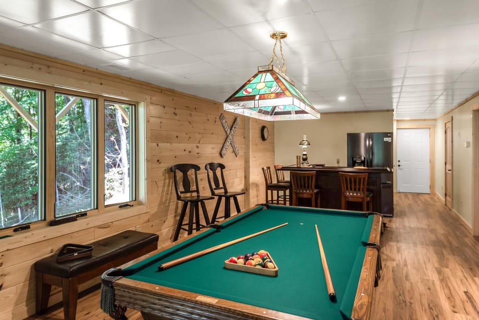 Modern Cabin Perfect for the Family-- Game Room, Stone Fireplace, Sleeps 11 Cabin in North Carolina