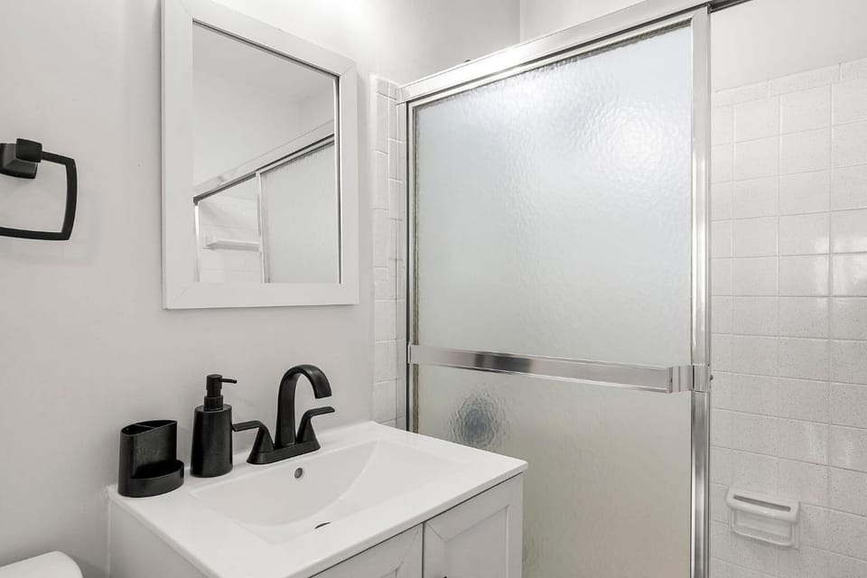Shower, towels