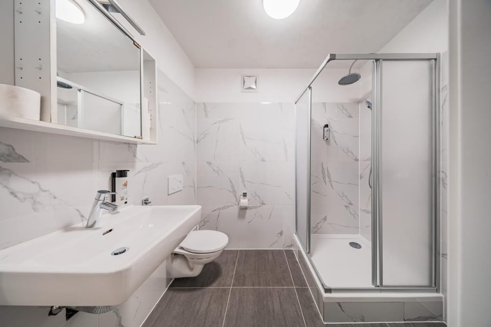 Shower, Toilet, Bathroom