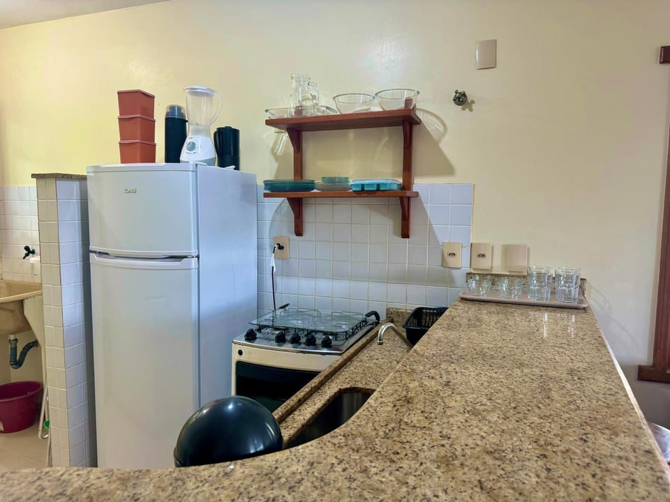Kitchen or kitchenette, Dining area, oven, stove