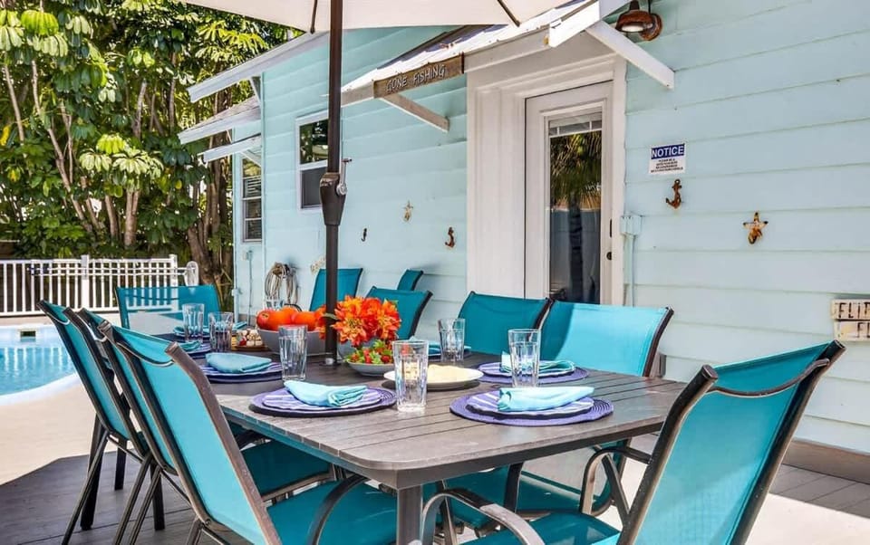 Coastal Beach Retreat House in Clearwater Beach