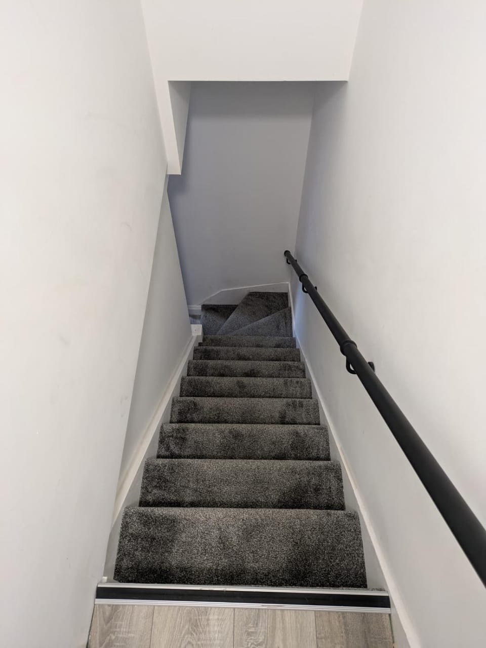 Modern Central Apartments with Balcony Apartment in Wellingborough