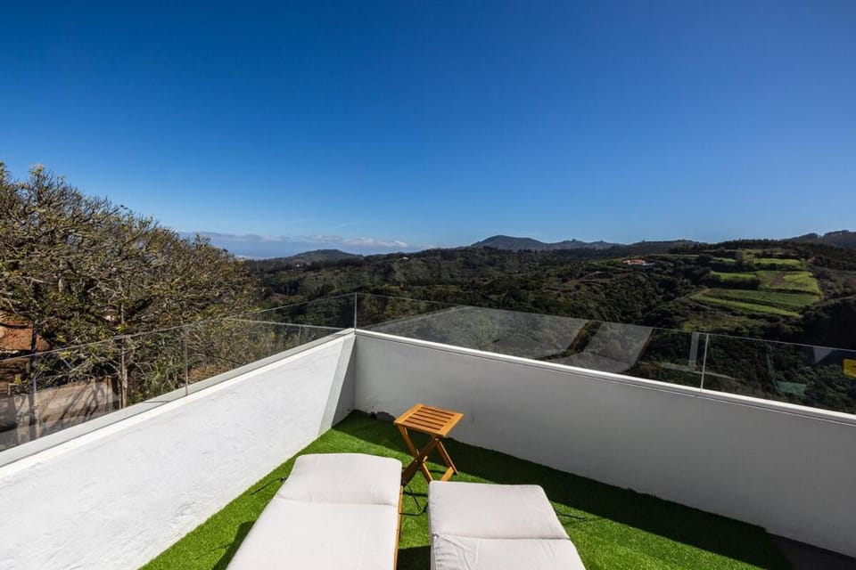 Villa Finca Rural Santa Cristina with Views House in Comarca Norte