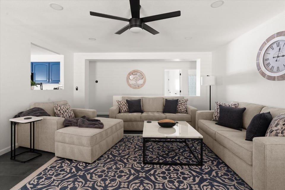 Mesa Oasis Private Pool Fire Pit Sleeps 6 House in Mesa