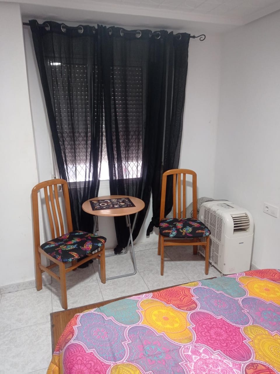 Habitación 1 en piso Compartido Familiar-Valencia Bed and Breakfast in Valencia
