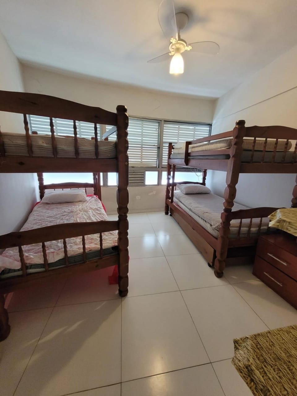 Praia do Tombo - Pé na areia - 2 Quartos - 2 Banheiros Apartment in State of São Paulo
