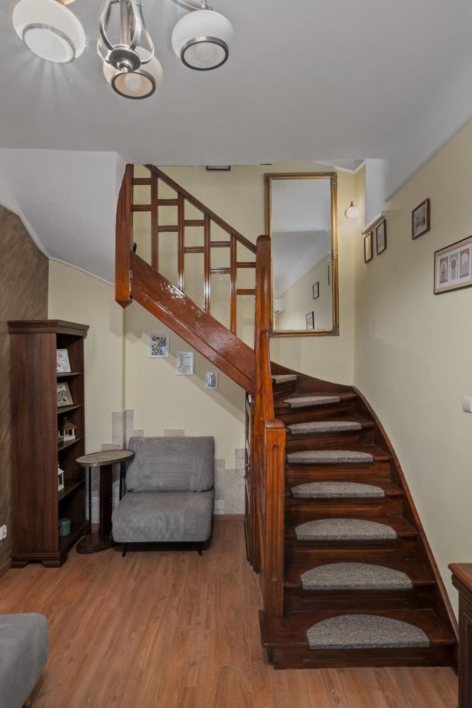 Interbelic Villa near Old Town Villa in Bucharest