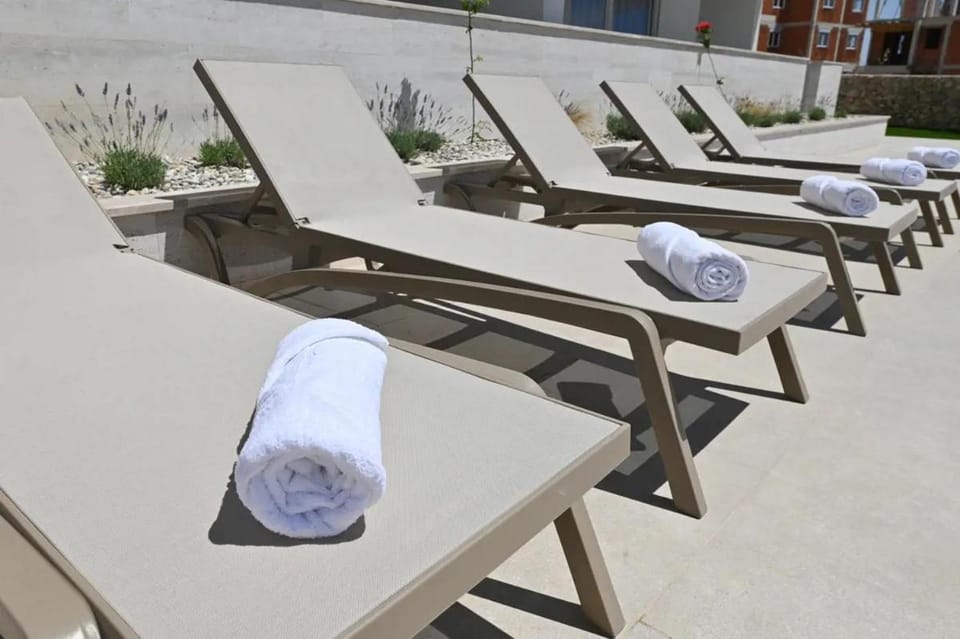 Day, sunbed, towels