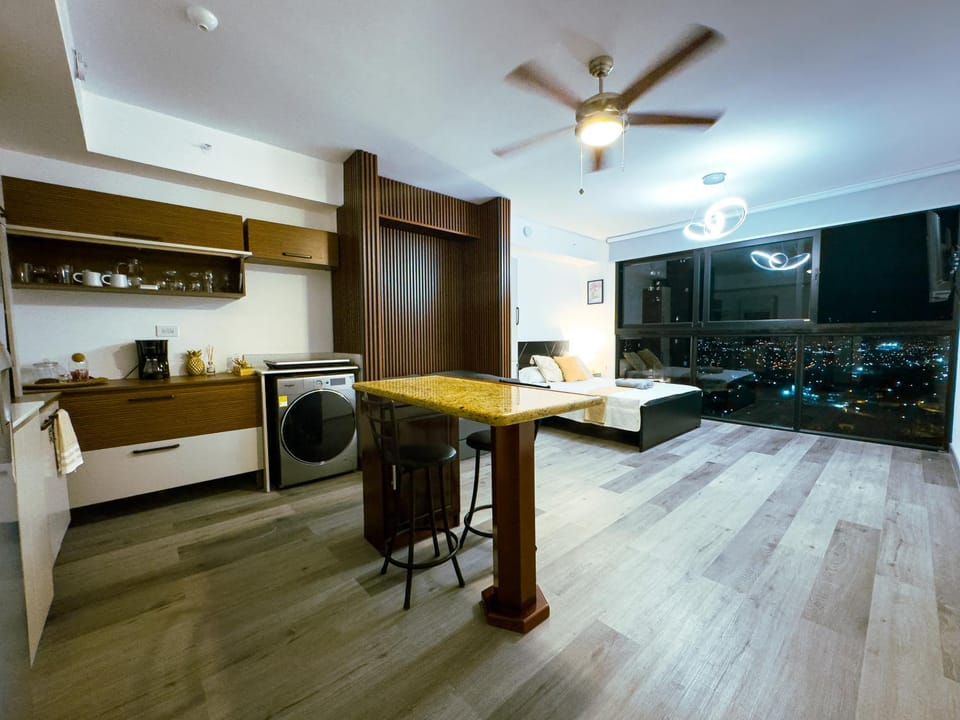 Communal lounge/ TV room, Kitchen or kitchenette, Dining area, washing machine, dryer