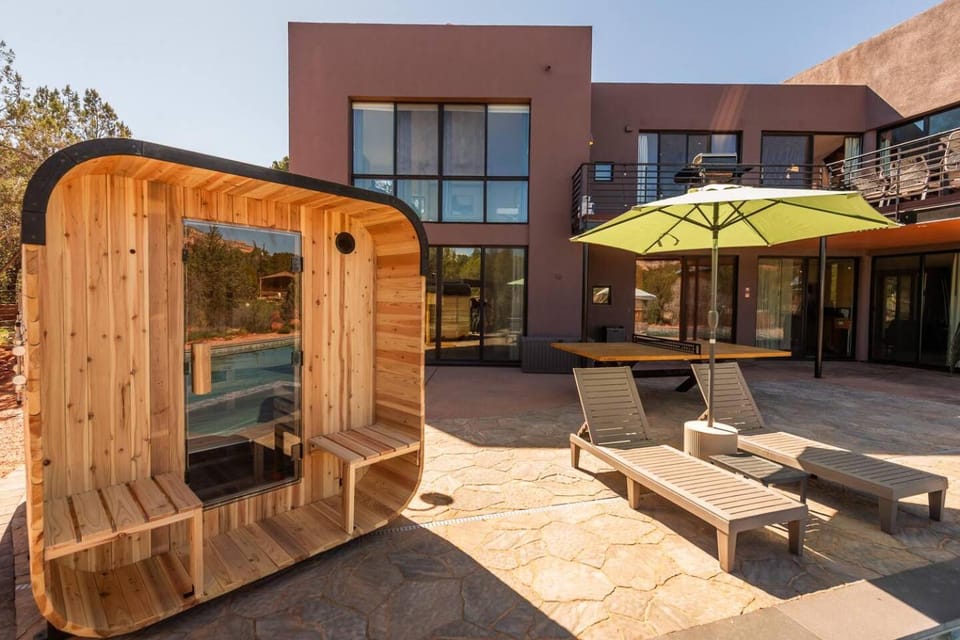 NEW! 1 Acre West Sedona Estate Spa Game Room Stunning View Direct Trail Access! Villa in Sedona