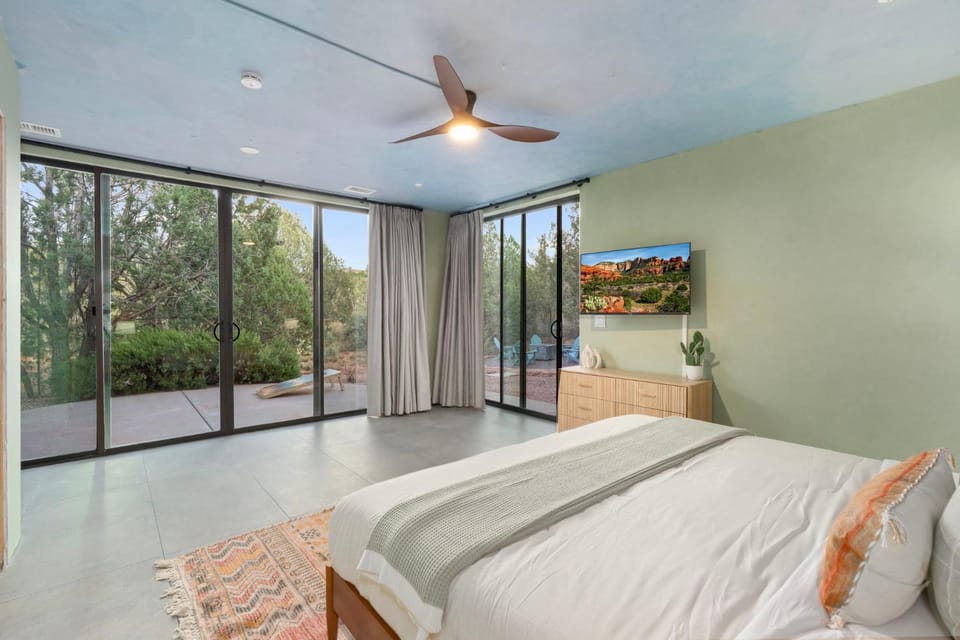 Patio, Bed, Natural landscape, TV and multimedia, View (from property/room), Bedroom