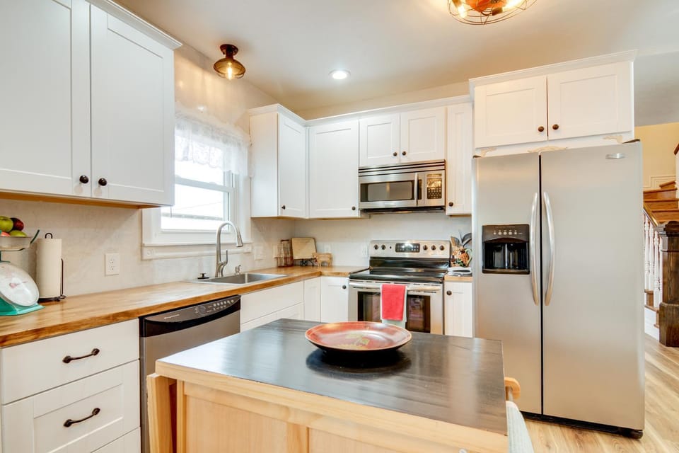 ATV & UTV Parking: Spacious Home in Richfield! House in Richfield