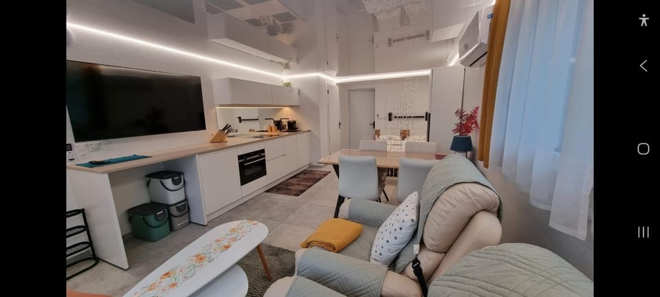 Kitchen or kitchenette, Living room, Seating area
