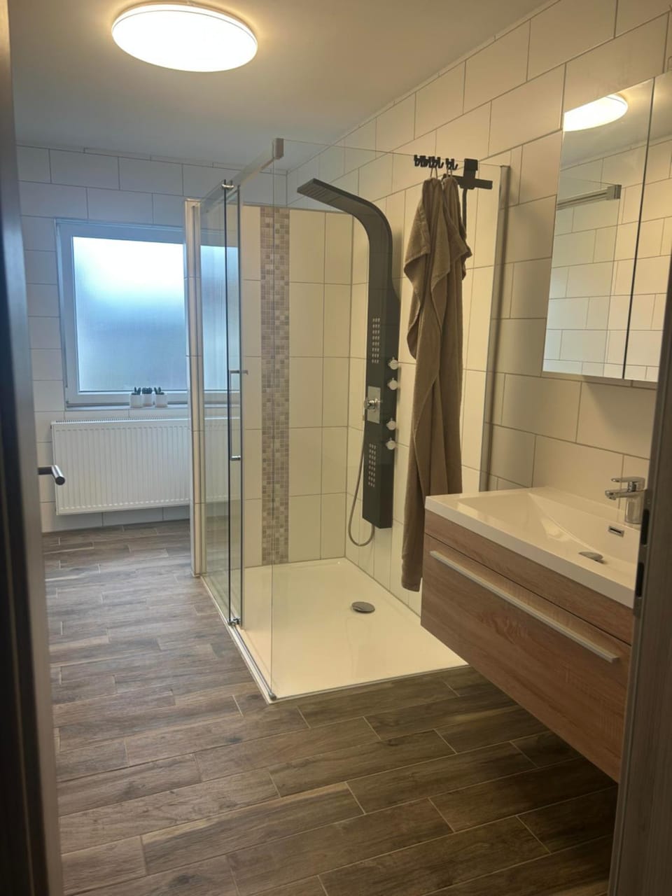 Shower, Bathroom, towels