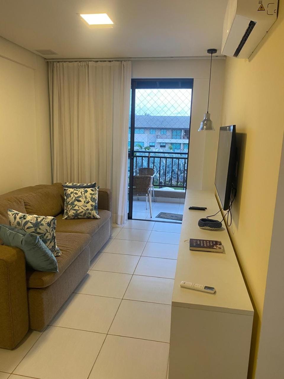 TV and multimedia, Balcony/Terrace, Living room, Seating area, air conditioner