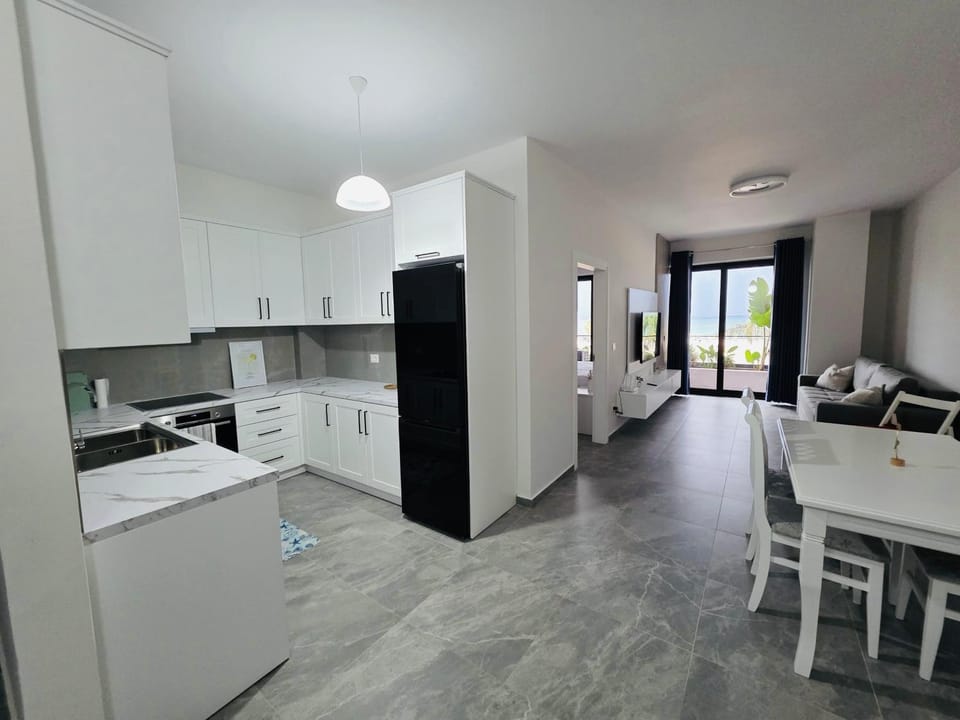 Kitchen or kitchenette, Dining area, dishwasher, oven, stove