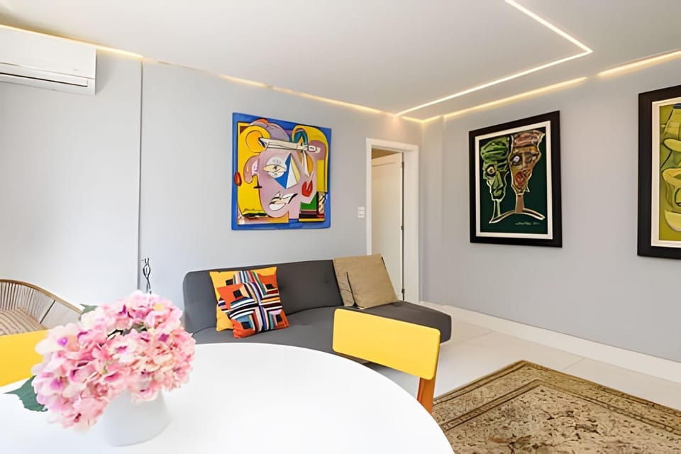 Luxury Apt in Leblon • Steps to Beach,Metro & Mall Apartment in Rio de Janeiro