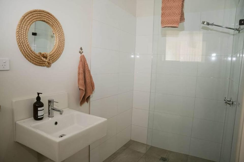 Lord street central Room 2 House in Port Campbell