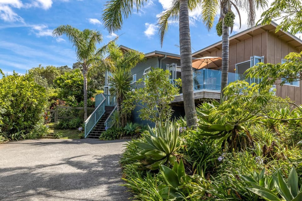 Waiheke Oasis - Your Summer Sanctuary House in Auckland Region